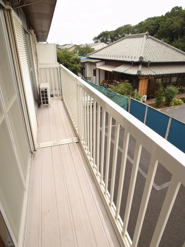 Balcony. What sheets Hoseru Kana Championship futon!