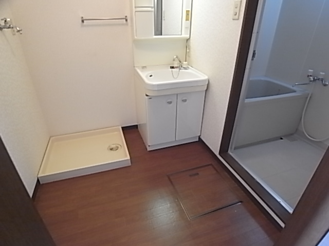 Washroom. There is firmly basin space ☆