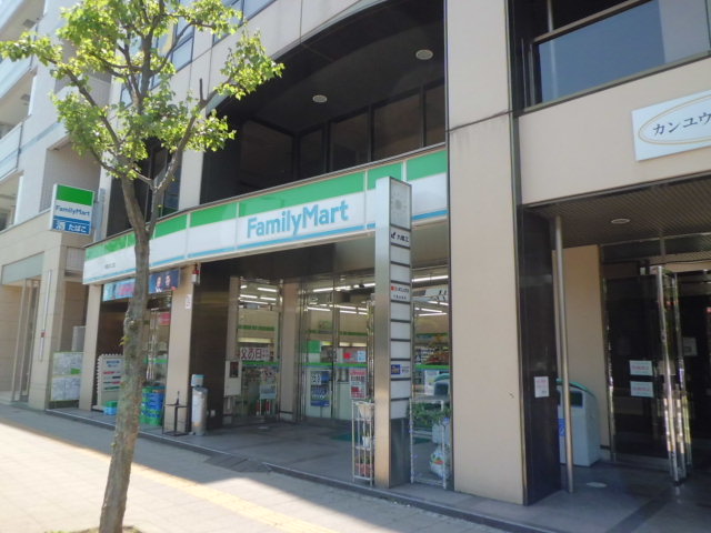 Convenience store. 160m to Family Mart (convenience store)