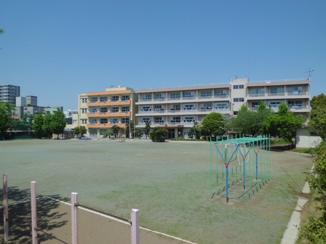 Primary school. Benten up to elementary school (elementary school) 227m