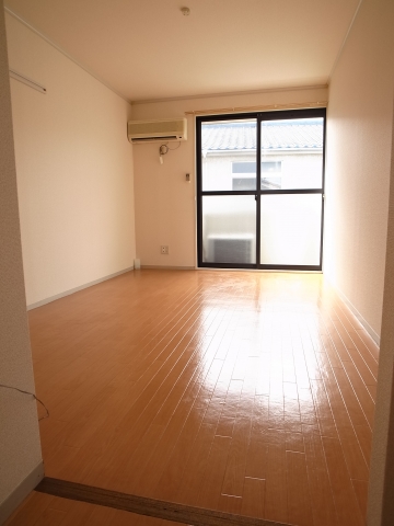 Living and room. Pets Allowed 1K Chiba Station 15-minute walk