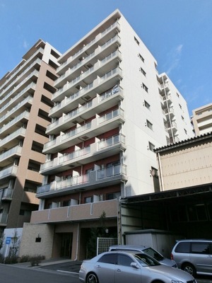 Building appearance. This apartment with auto-lock.