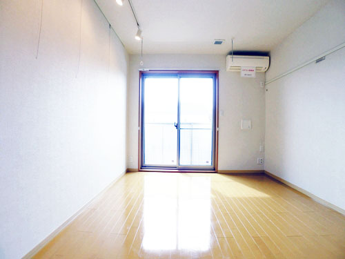 Living and room. Photo: 209, Room