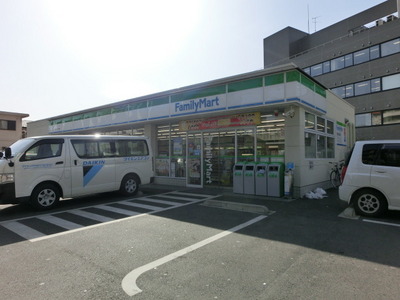 Convenience store. 150m to Family Mart (convenience store)