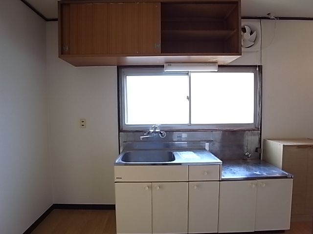 Living and room. There firmly space of the refrigerator next to the kitchen ☆