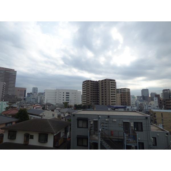 Balcony. No front high-rise building