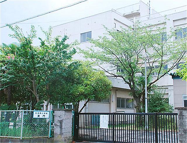 Primary school. 2165m to Chiba City students Hamanishi Elementary School