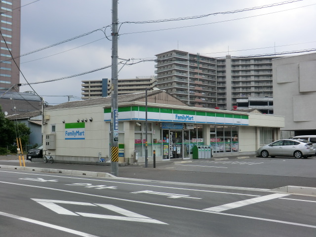 Convenience store. FamilyMart Chiba wholesaler-cho store (convenience store) to 228m