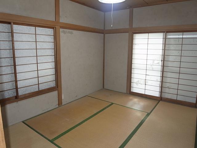 Non-living room. Alcove with a Japanese-style 6 quires