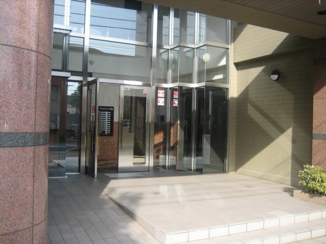 Entrance. Stylish glass paste entrance!