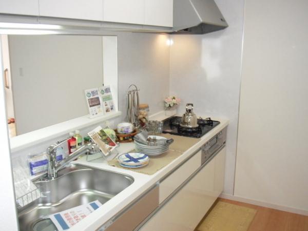 Kitchen. Easy-to-use system Kitchen (The photograph is the same specification and construction example photo)