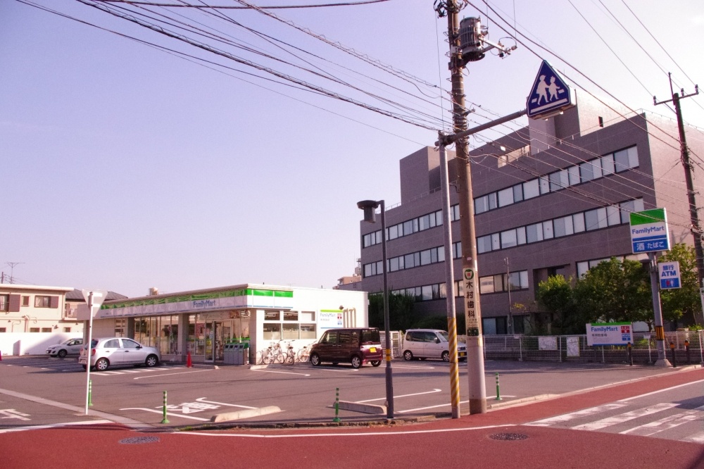 Convenience store. FamilyMart Chiba Enable chome store up (convenience store) 279m