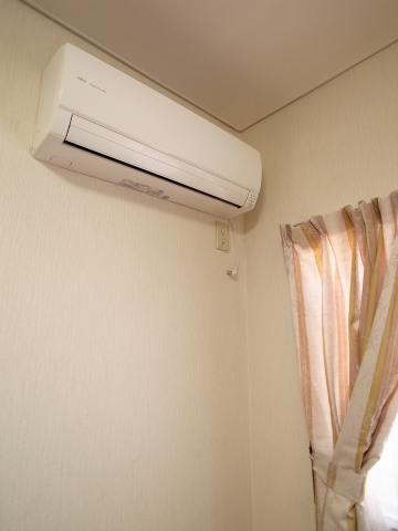 Other Equipment. Air conditioning in each room a total of two. (It is a photograph of the 105 in Room)