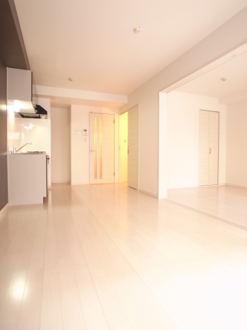 Living and room. It is a bright flooring White keynote!