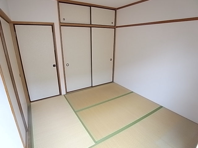 Other room space. It's Japanese-style room is where I want 1 room.