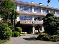 Junior high school. 1411m to the Chiba Municipal Kasori junior high school
