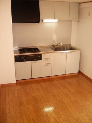 Kitchen. With grill ・ Storage capacity is also a system kitchen ◎