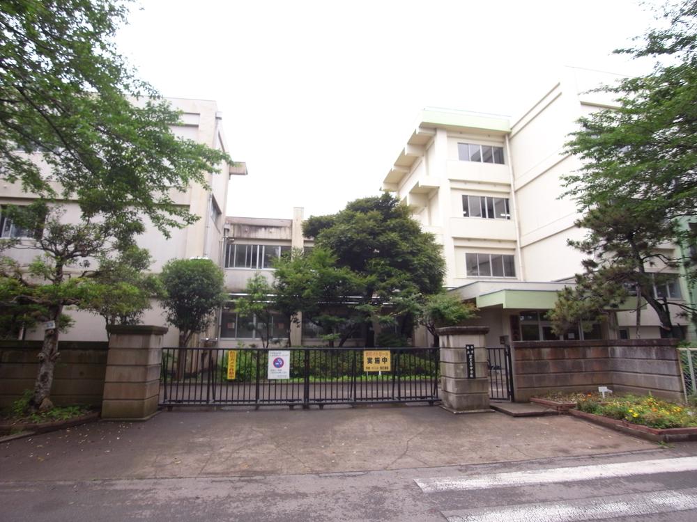 Junior high school. 1144m to the Chiba Municipal Hoshiguki junior high school