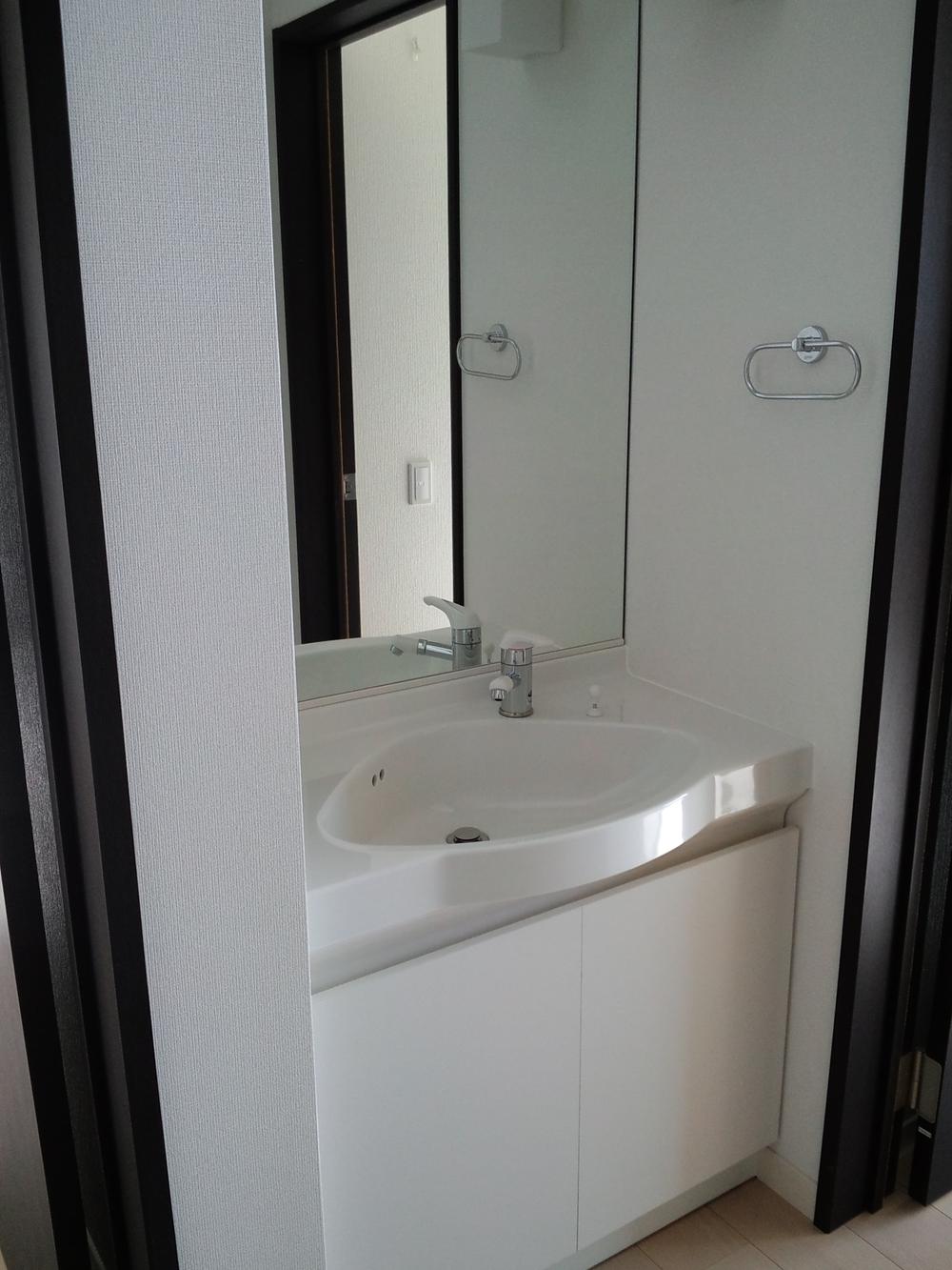 Other Equipment. It has established a vanity also on the second floor. It survives in the busy morning.