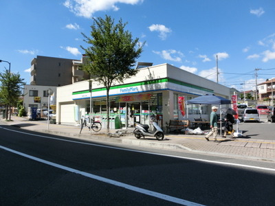 Convenience store. 160m to Family Mart (convenience store)