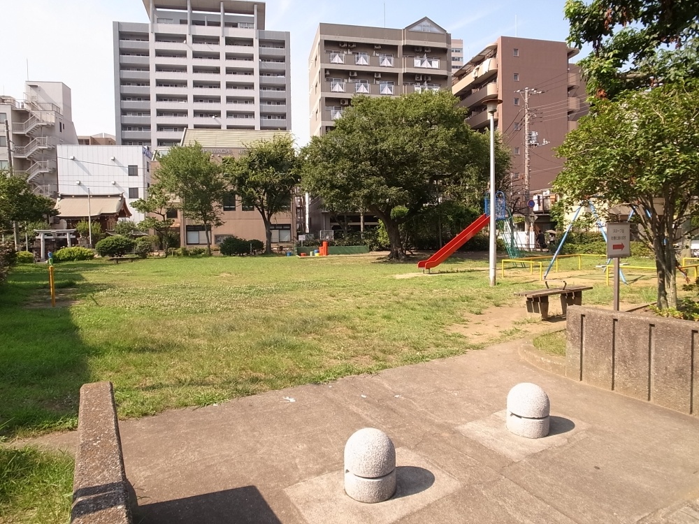 park. 33m to Shinmachi park (park)