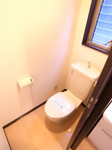 Toilet. It is a bright toilet of with small window ☆