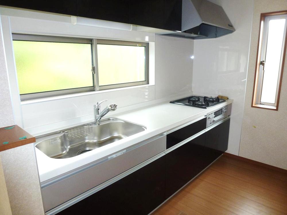 Same specifications photo (kitchen). Same construction kitchen (with water purifier)