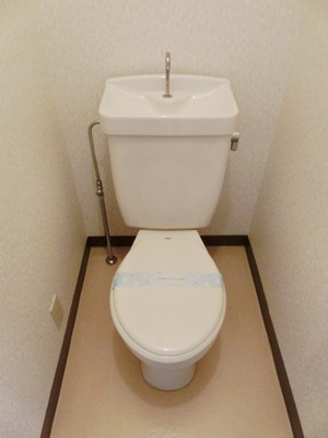 Toilet. Toilet.