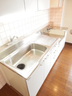 Kitchen. The kitchen there is a housed in the up and down can be installed is your favorite stove.