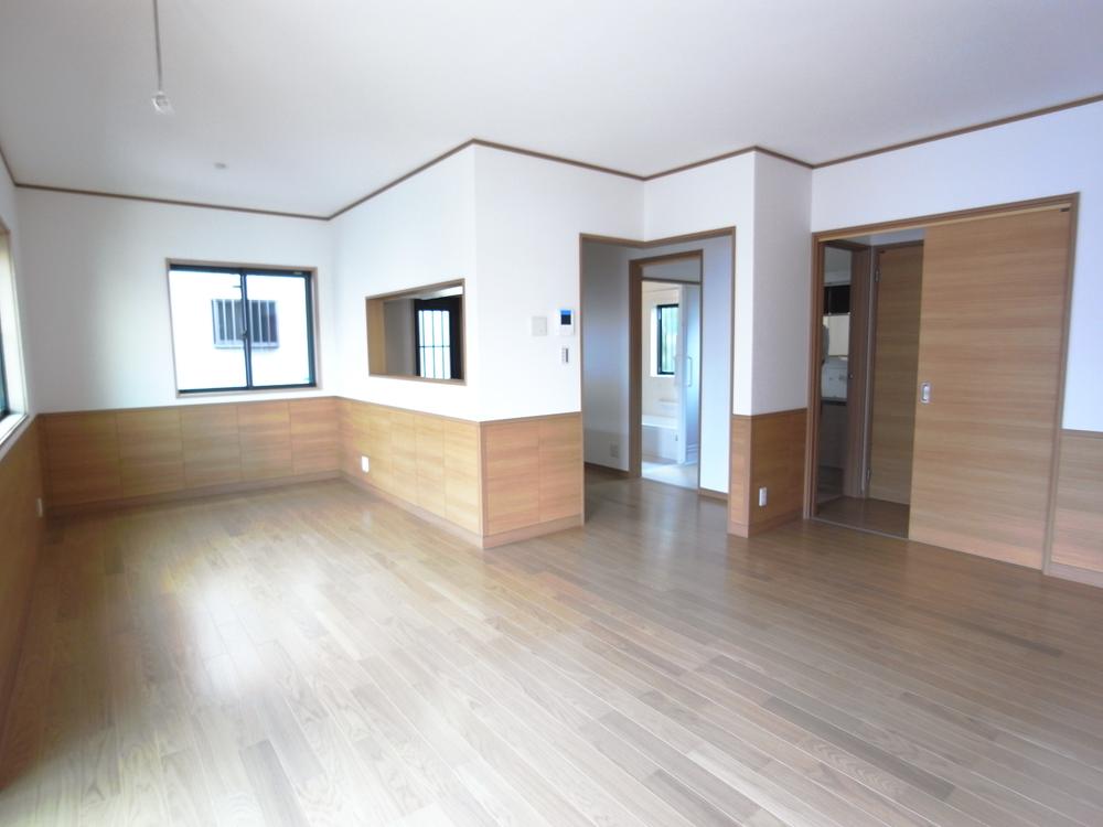 Same specifications photos (living). It is open-minded LDK of ceiling height 2.5 m. According to the ceiling height, Also it has become a big size door. Convenient waist panel also is the standard specification.  [Our example of construction photos]