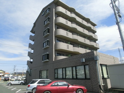 Building appearance. There are also on-site parking