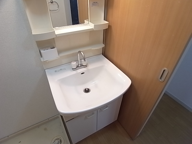 Washroom. With separate wash basin is happy ☆