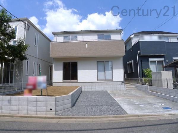 Local appearance photo. 1 Building