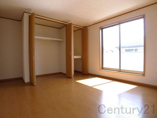 Non-living room. 1 Building