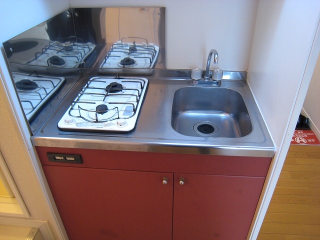 Kitchen. Two-burner stove