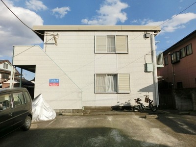 Building appearance. Within walking distance of the Chiba Station.