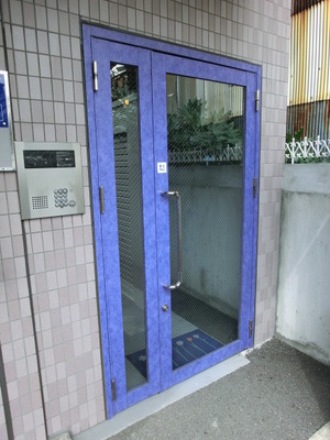 Security. Auto lock-conditioned entrance