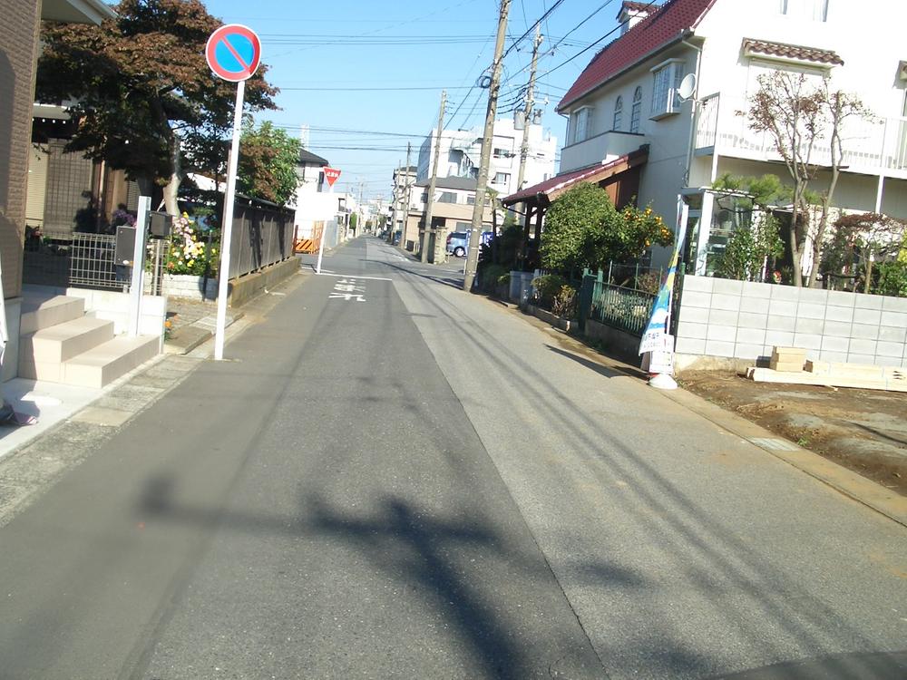 Local photos, including front road. Local (11 May 2013) Shooting