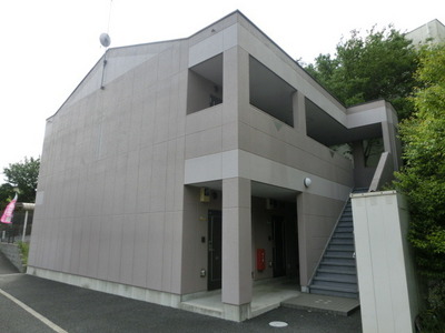 Building appearance. Kitchen of the apartment with a two-necked Gasukon'nro