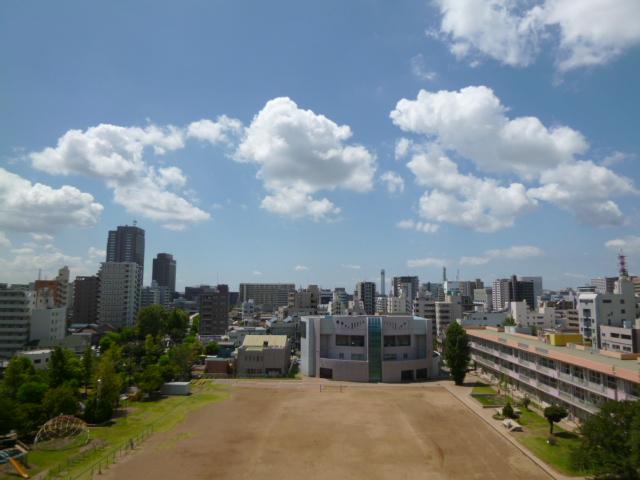 View photos from the dwelling unit. View from local (September 2013) Shooting