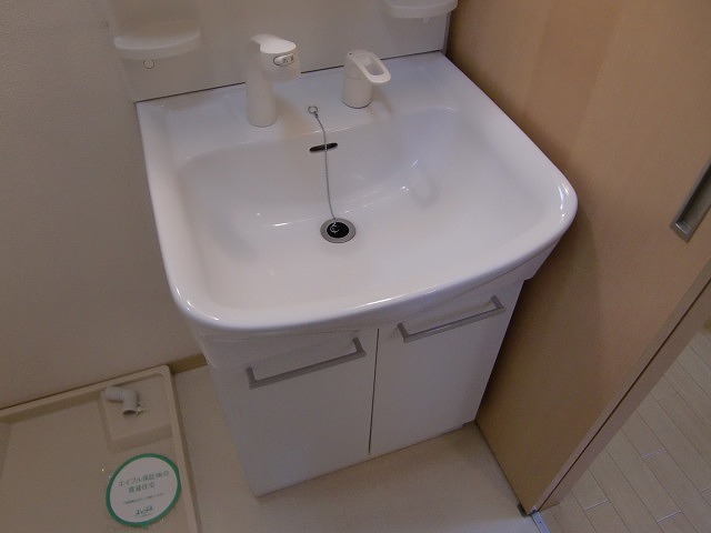 Other. There are also independent wash basin ☆