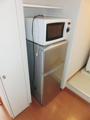 Other. refrigerator ・ Also it comes with a microwave oven.