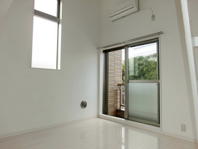 Living and room. Bright two-plane daylight Western-style Spacious loft