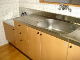 Kitchen. 2-neck is a gas stove can be installed