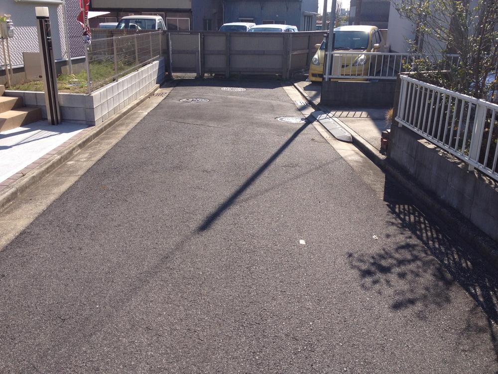 Local photos, including front road. Local (11 May 2013) Shooting