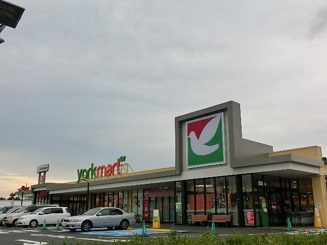 Supermarket. York Mart Miyakomachi store up to (super) 492m