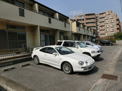 Parking lot. There is parking on site.