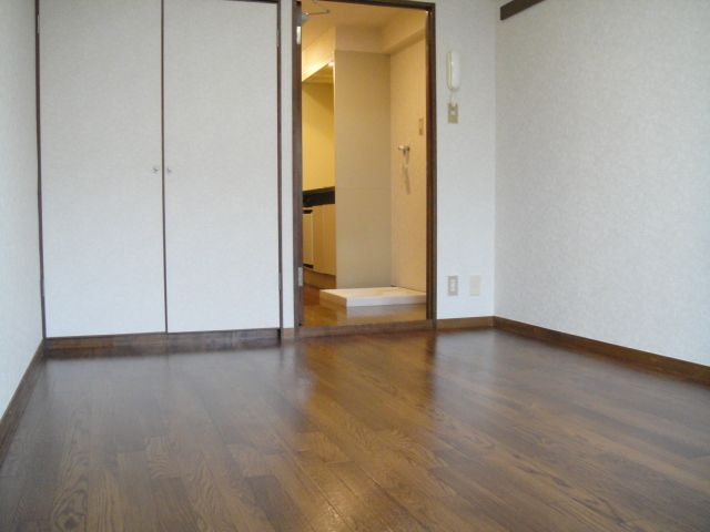 Living and room. It has become the room clean ☆