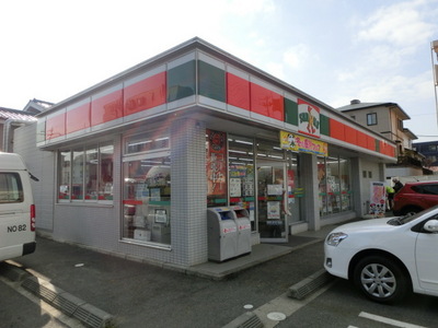 Convenience store. 220m until Thanksgiving (convenience store)