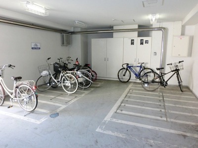 Parking lot. Bicycle Covered.